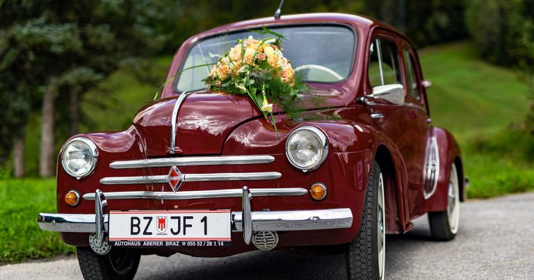 julie renault 4cv